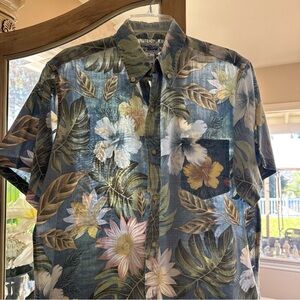 Reyn Spooner  60 cotton 40 Polly Floral Patterned Men's Shirt